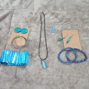 Fashion Jewelry Bundle(8) Necklace Earrings Bracelets Silver Aqua Blingy GUC